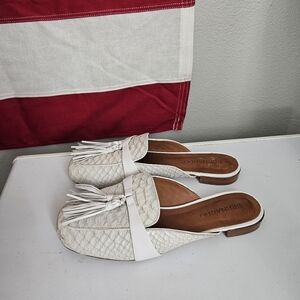 Bernardo white tassel Embossed leather loafers slides flats crocodile reptile
